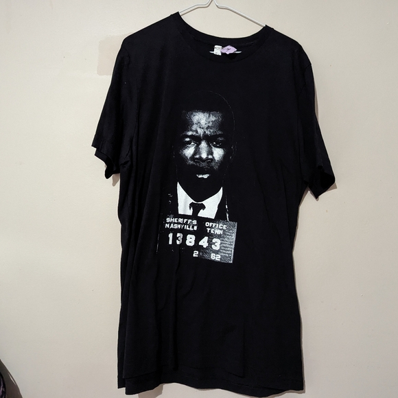 John Lewis Black Shirt worn by Aaron Jackson on Grownish TV S2E17 Trevor Jackson - Picture 6 of 10